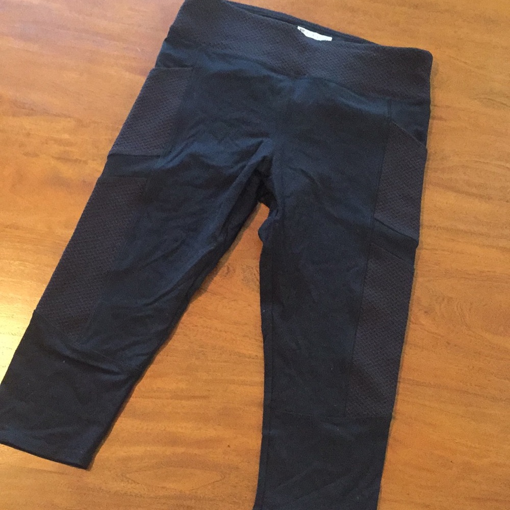 Black Capri crop leggings with mesh inserts